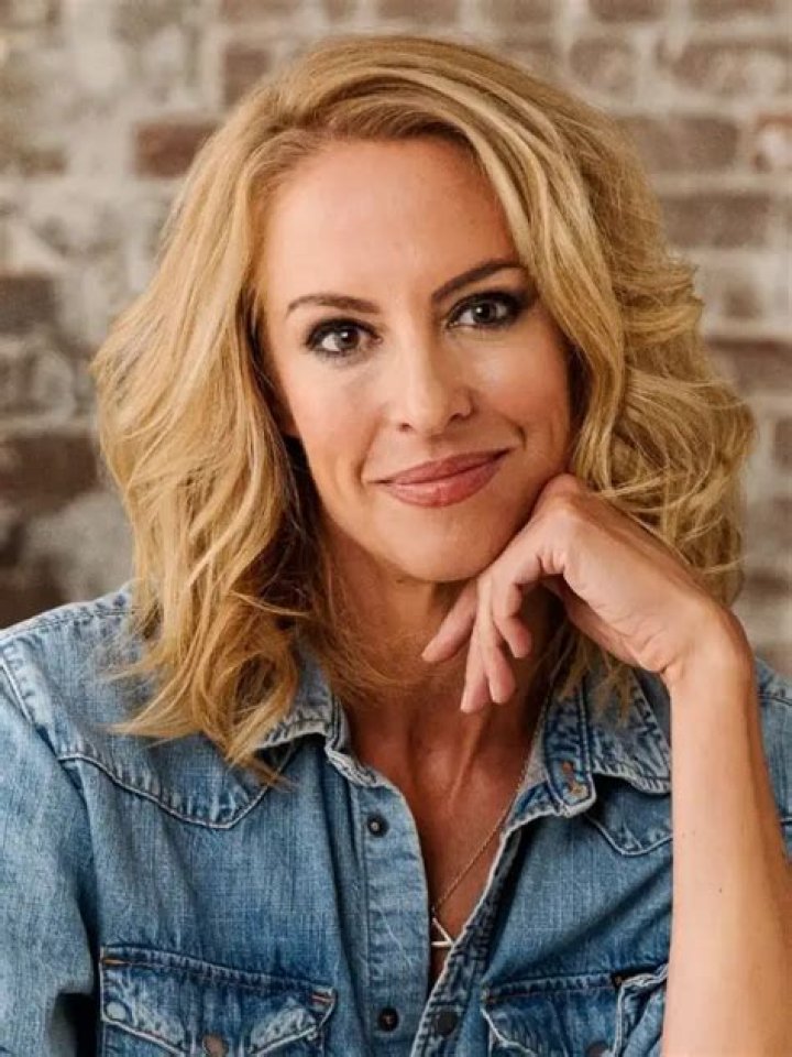 
Darnell Nicole Height, Weight, Net Worth, Age, Birthday, Wikipedia, Who, Nationality, Biography 
