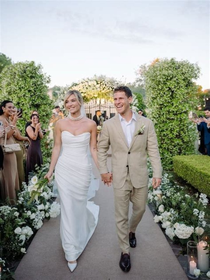 
Is Diego Schwartzman Wife A Fashion Model? Eugenia De Martino Net Worth In 2022 Explored 