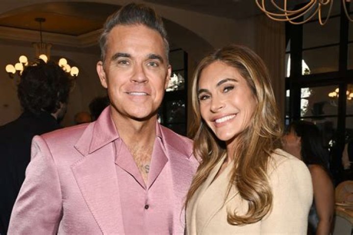 Robbie Williams Height, Weight, Net Worth, Age, Birthday, Wikipedia, Who, Instagram, Biography