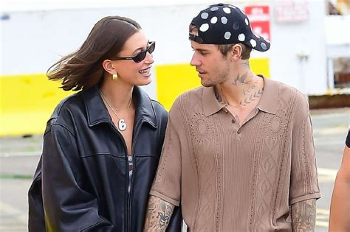 
What We Know About Justin Bieber’s Girlfriend and Why People Think He Is Gay 